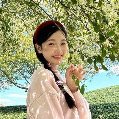 公园里的女孩